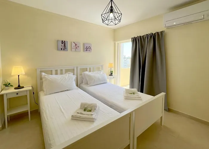 On Da Rocha With Wifi And Garage By Amcf