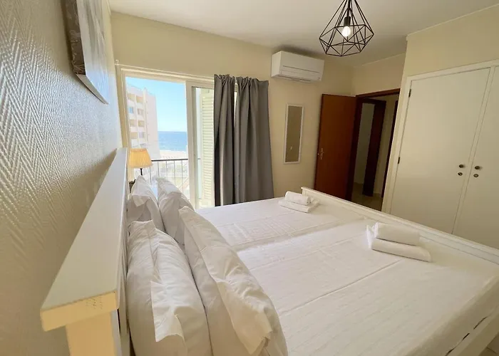 On Da Rocha With Wifi And Garage By Amcf